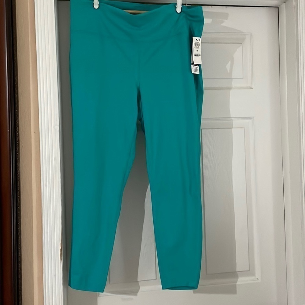 New Ideology leggings size 1 X  aqua in color